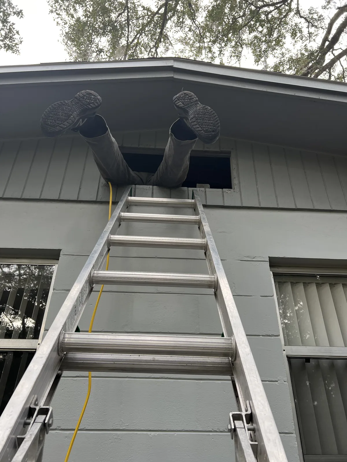 Rooftop electrical service mast work
